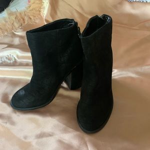Kelsi Dagger suede embossed boots. Size 6